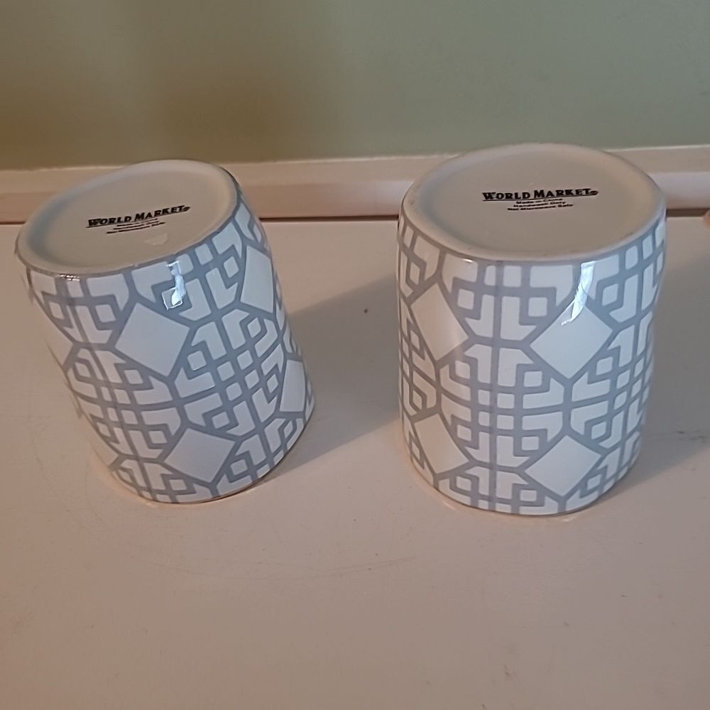Pair of World Market Cups - Picture 3 of 4
